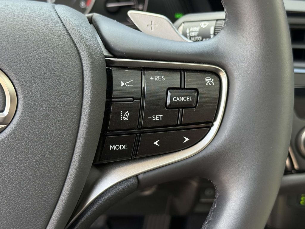 Used 2025 Lexus ES 350 Sedan