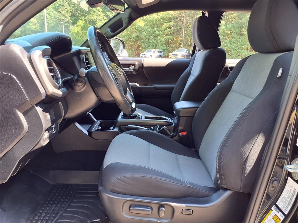 2021 Toyota Tacoma TRD Off-Road photo 2