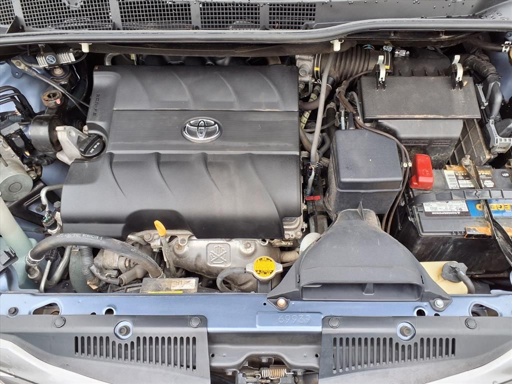2016 Toyota Sienna XLE Premium photo 18