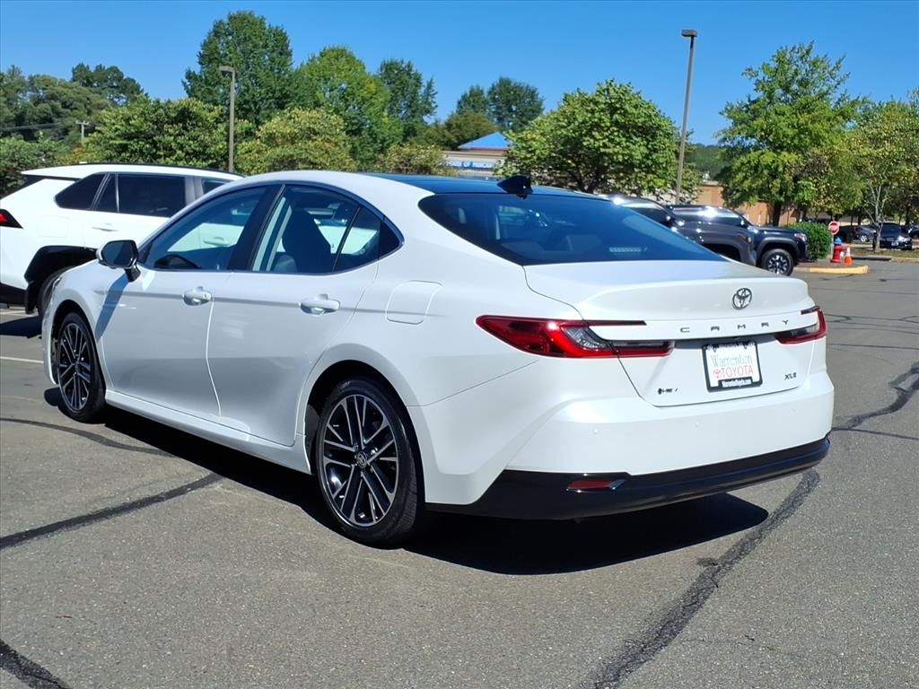 2025 Toyota Camry Hybrid XLE photo 6