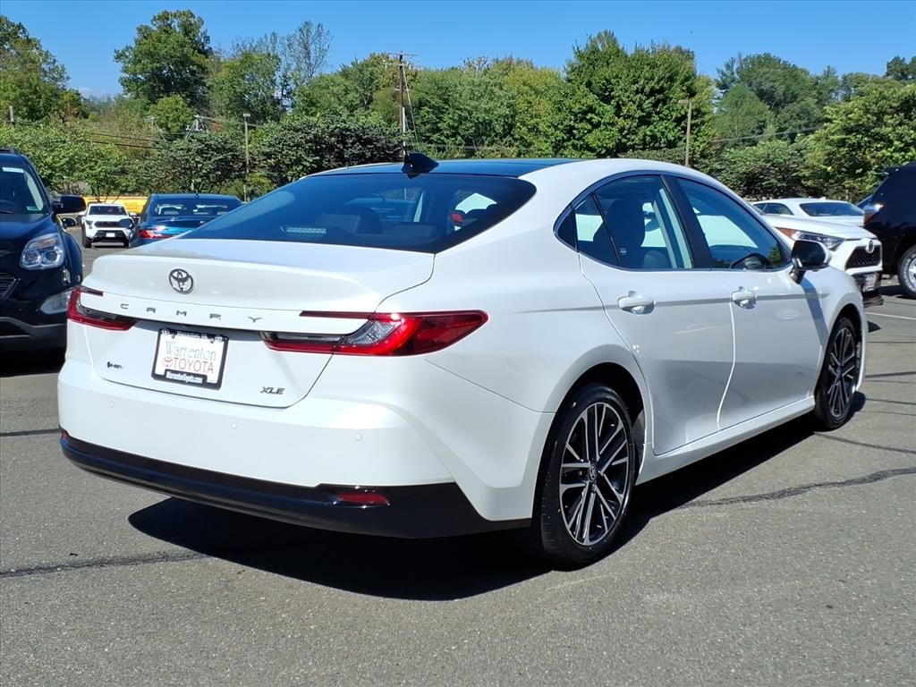 2025 Toyota Camry Hybrid XLE photo 8