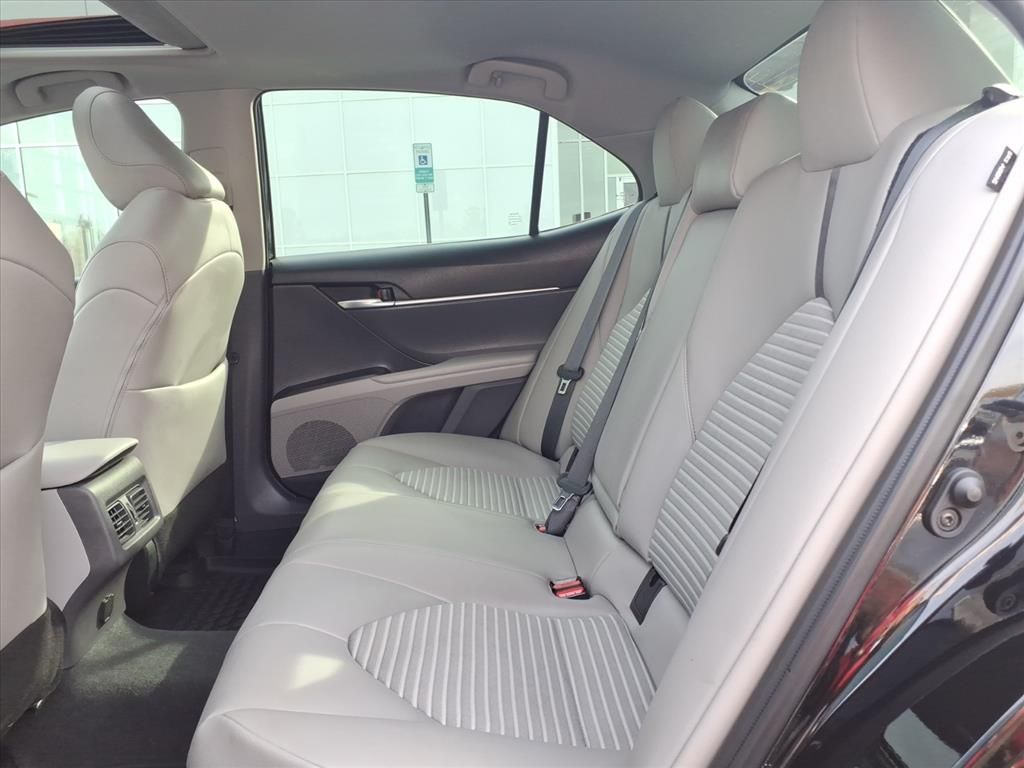 2023 Toyota Camry SE Hybrid photo 4