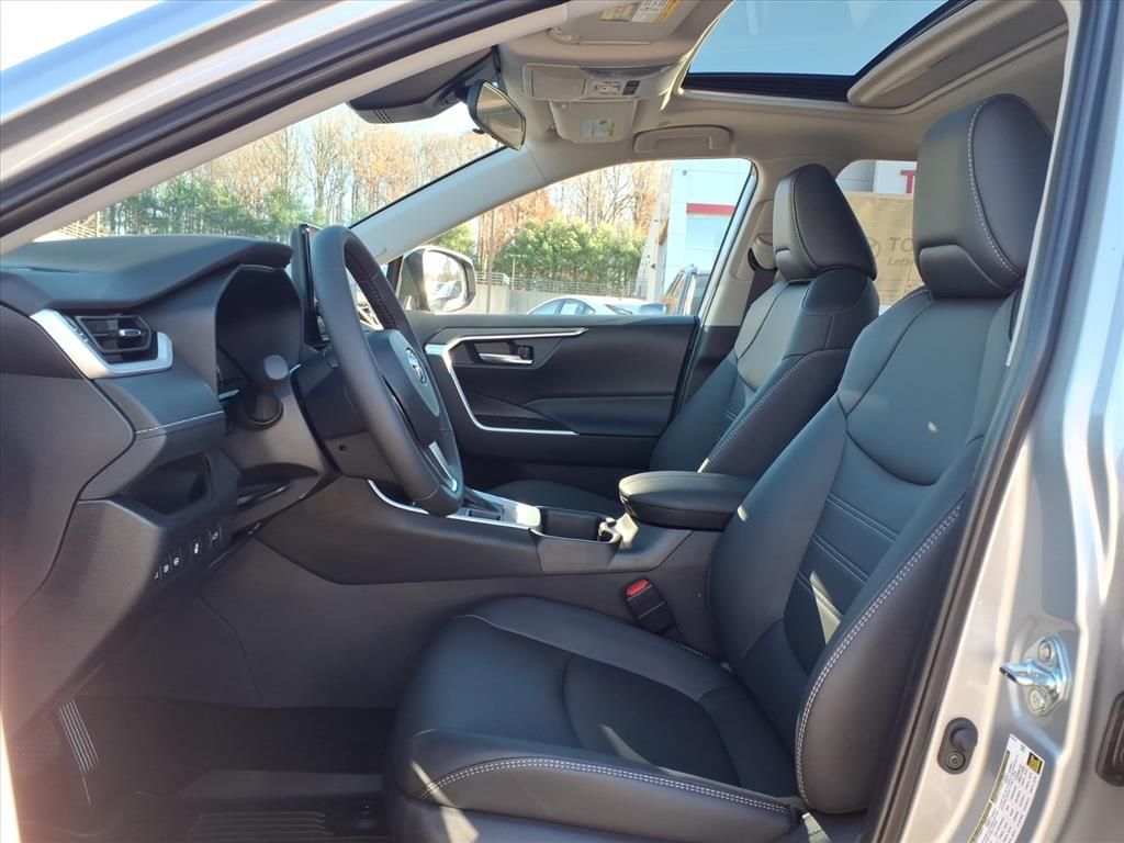 2025 Toyota RAV4 XLE Premium photo 2