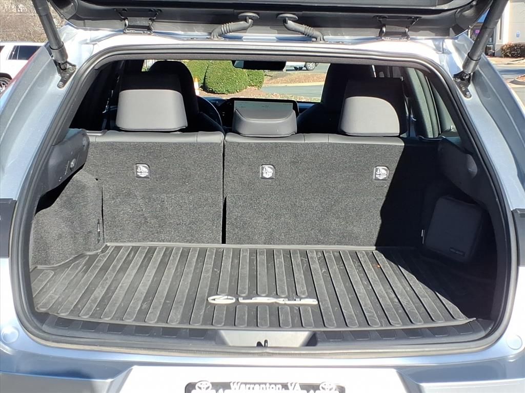 2024 Lexus UX 250h Premium photo 4