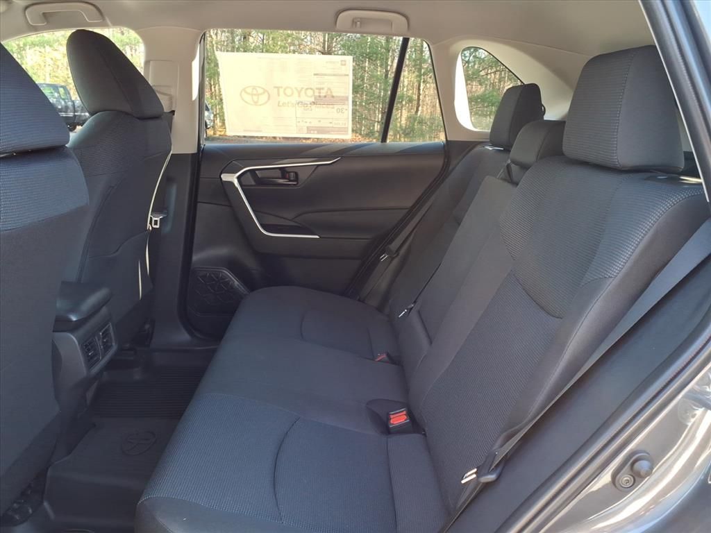 2025 Toyota RAV4 LE photo 3