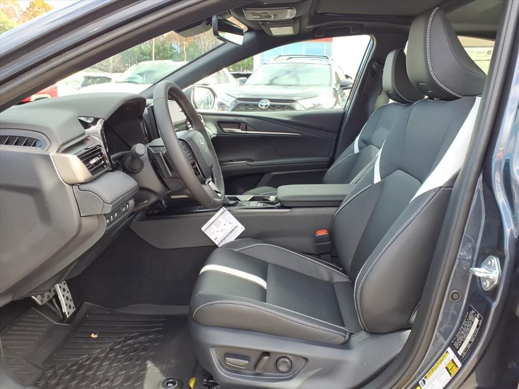 2026 Toyota Camry SE photo 2