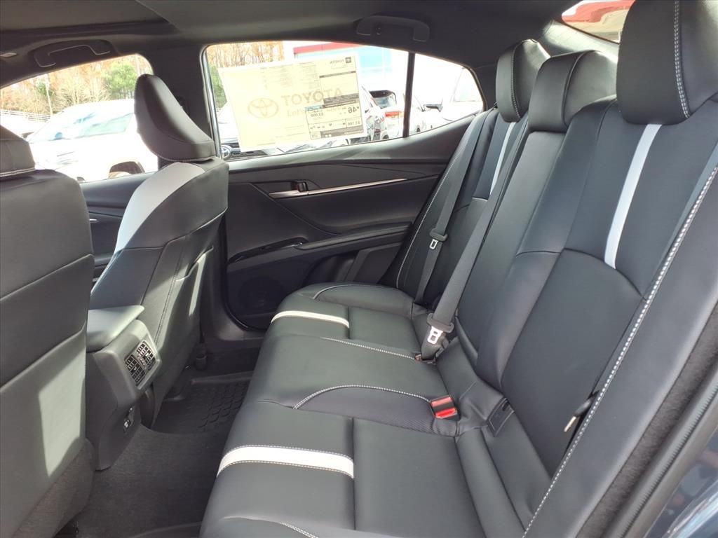 2026 Toyota Camry SE photo 4