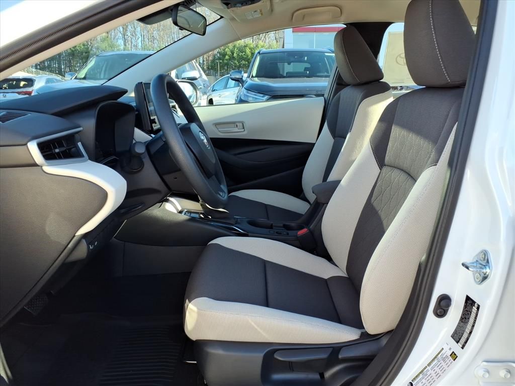 2026 Toyota Corolla LE photo 2