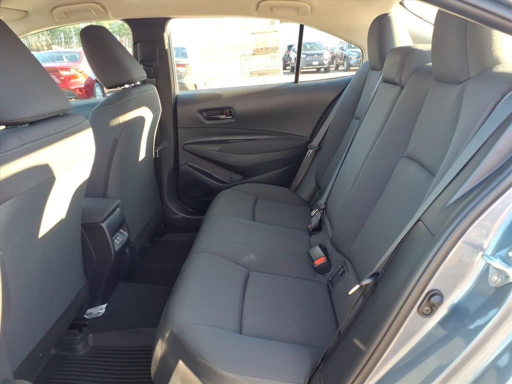 2026 Toyota Corolla LE photo 4