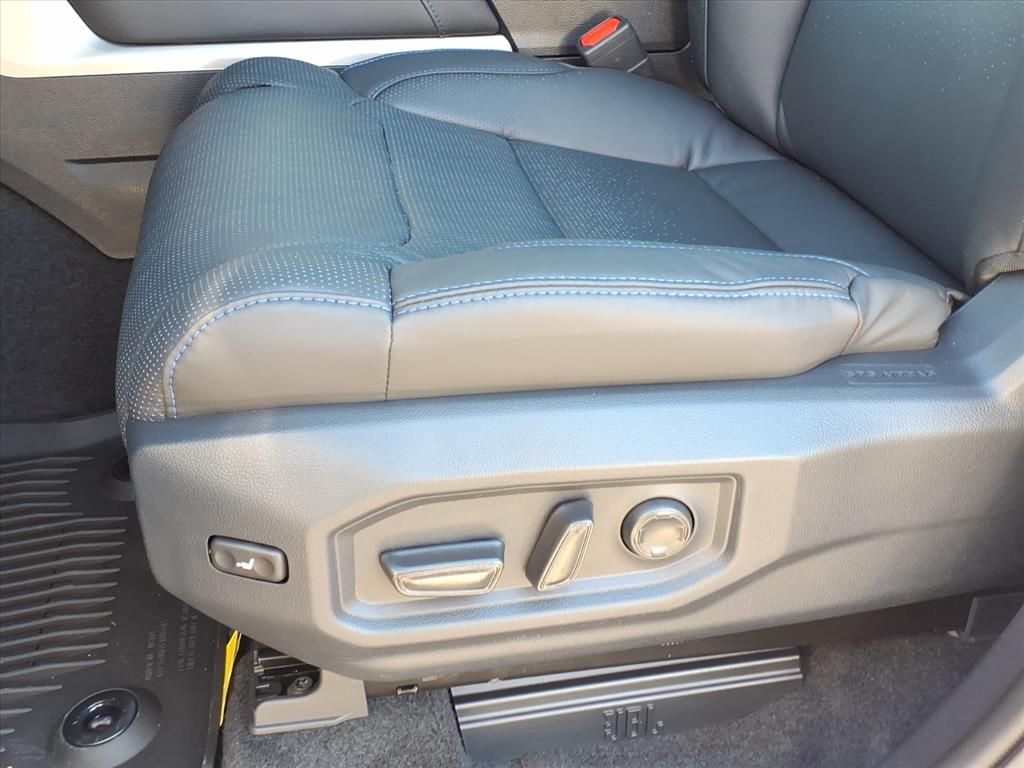 2026 Toyota Tundra Platinum photo 3