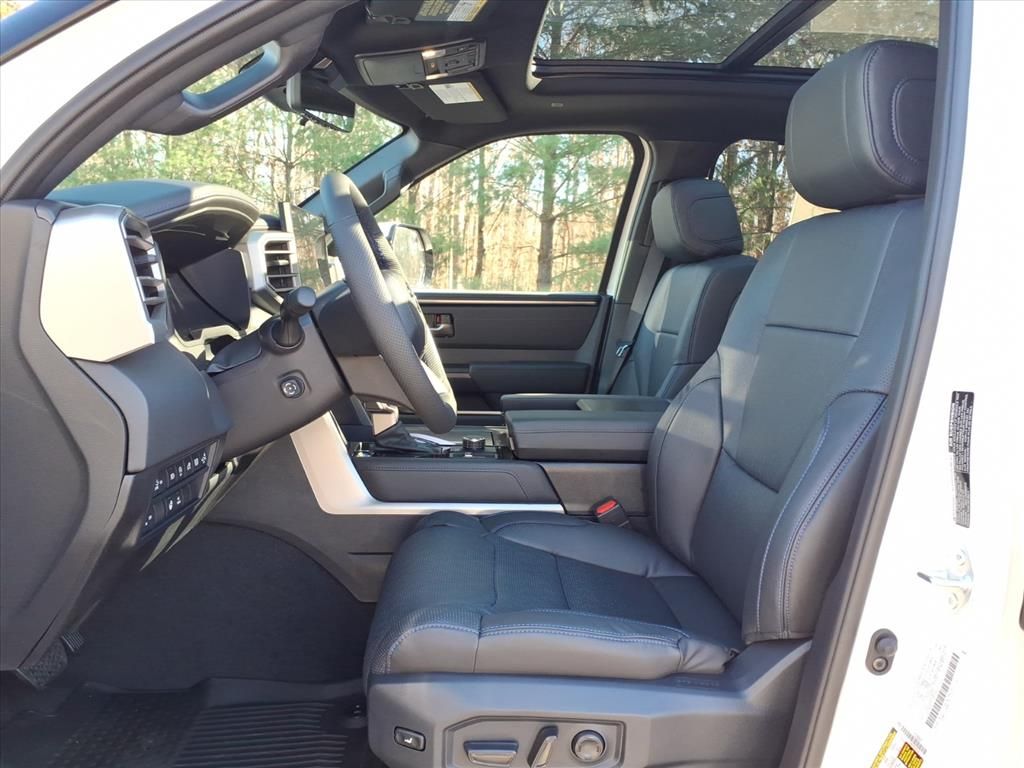 2026 Toyota Tundra Platinum photo 2