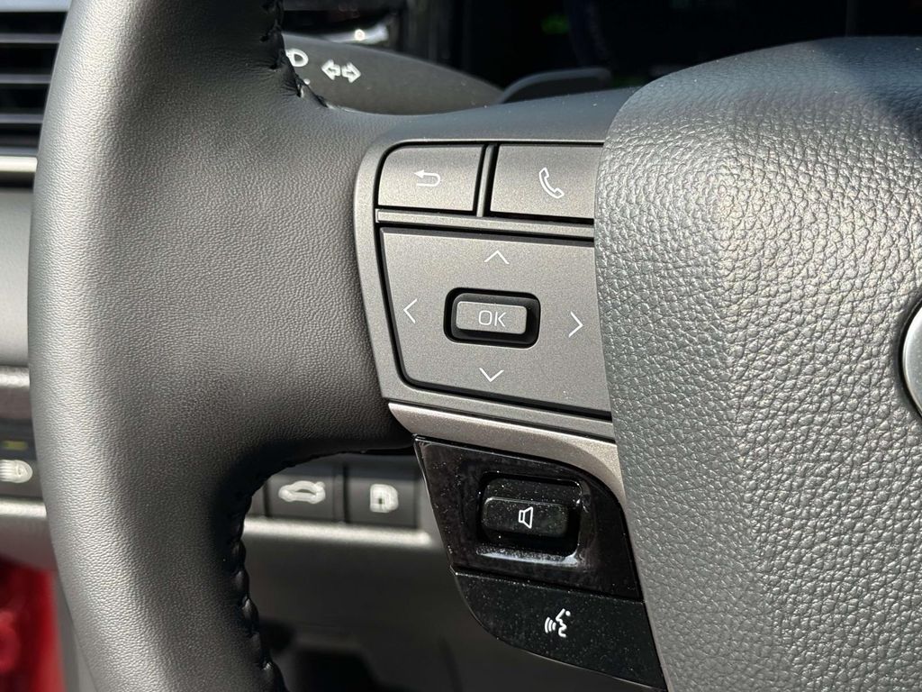 Used 2025 Toyota Camry Hybrid Sedan