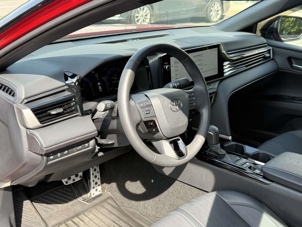 Used 2025 Toyota Camry Hybrid Sedan