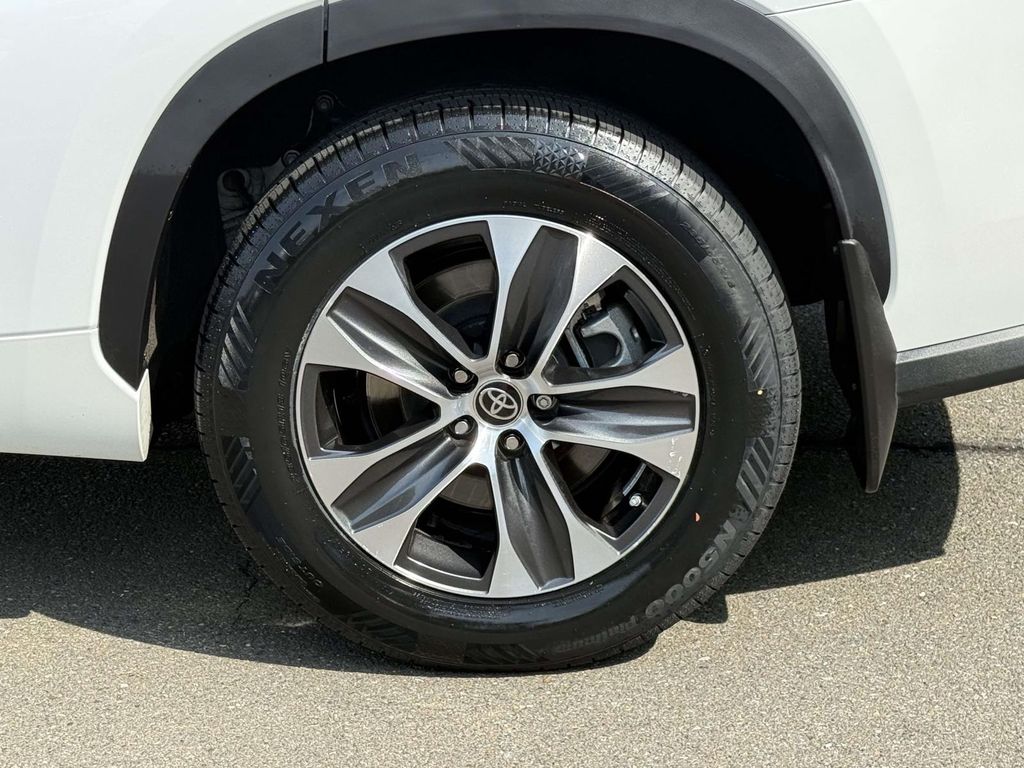 Used 2023 Toyota Highlander SUV