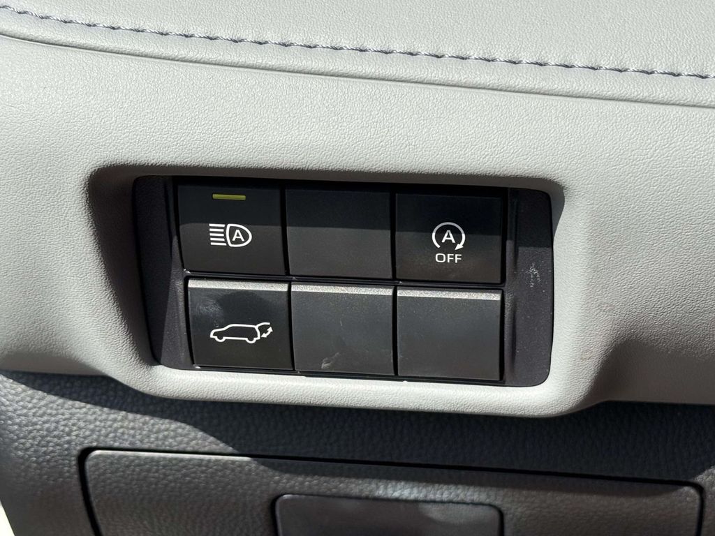 Used 2023 Toyota Highlander SUV