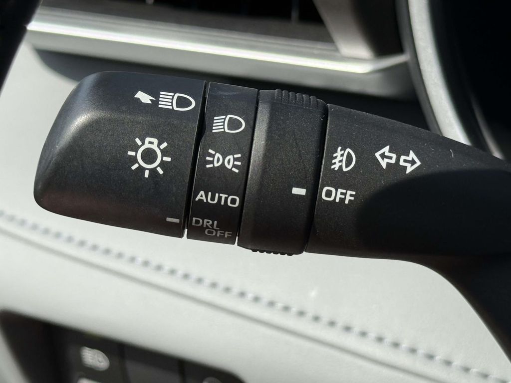 Used 2023 Toyota Highlander SUV