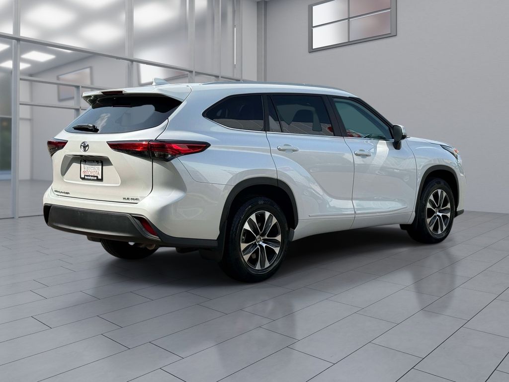 Used 2023 Toyota Highlander SUV