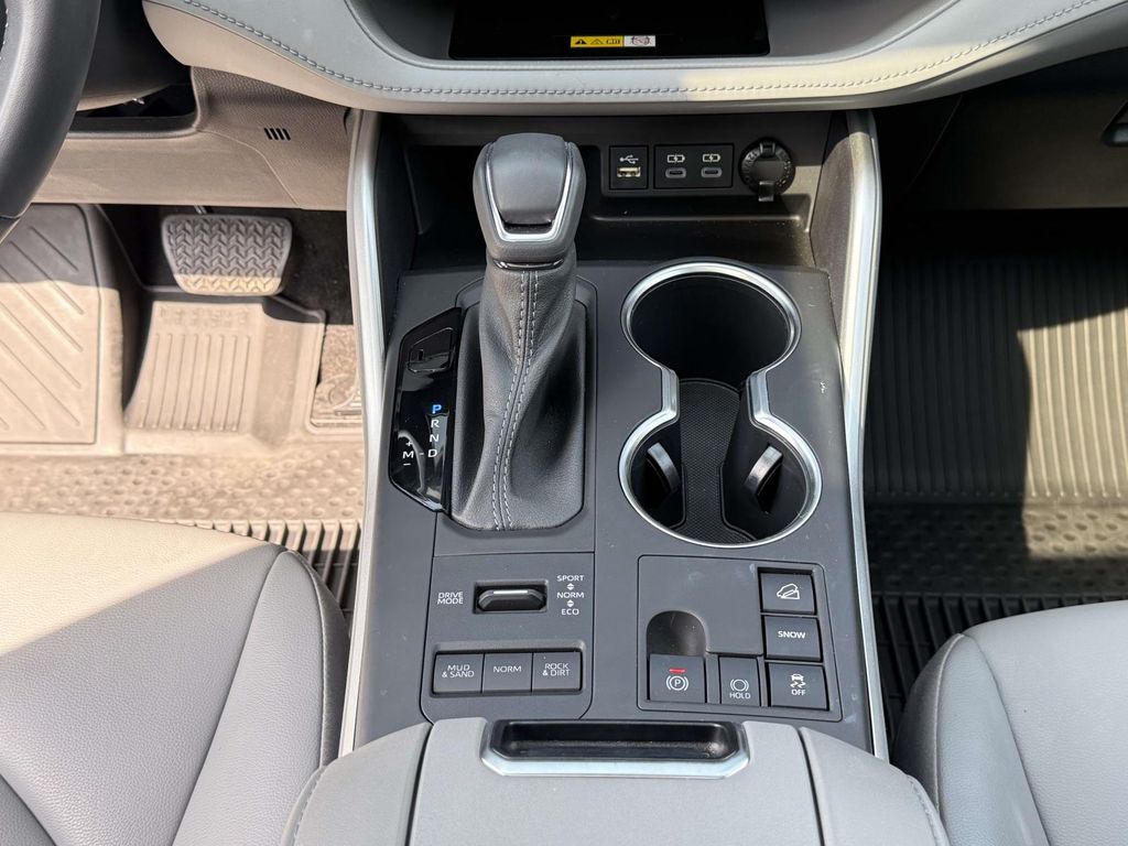 Used 2023 Toyota Highlander SUV