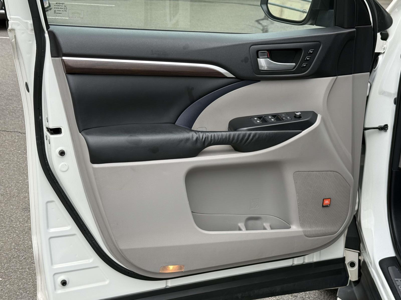 Used 2016 Toyota Highlander SUV