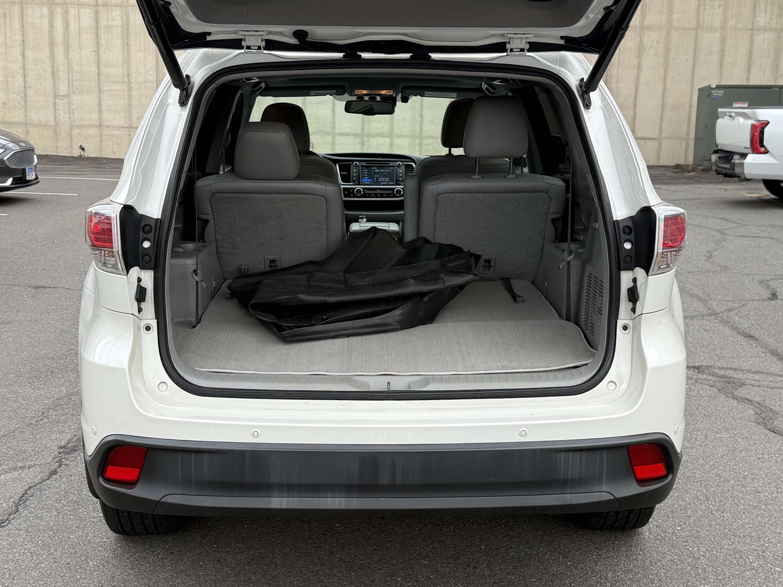 Used 2016 Toyota Highlander SUV