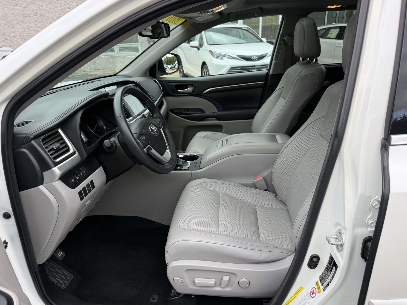 Used 2016 Toyota Highlander SUV