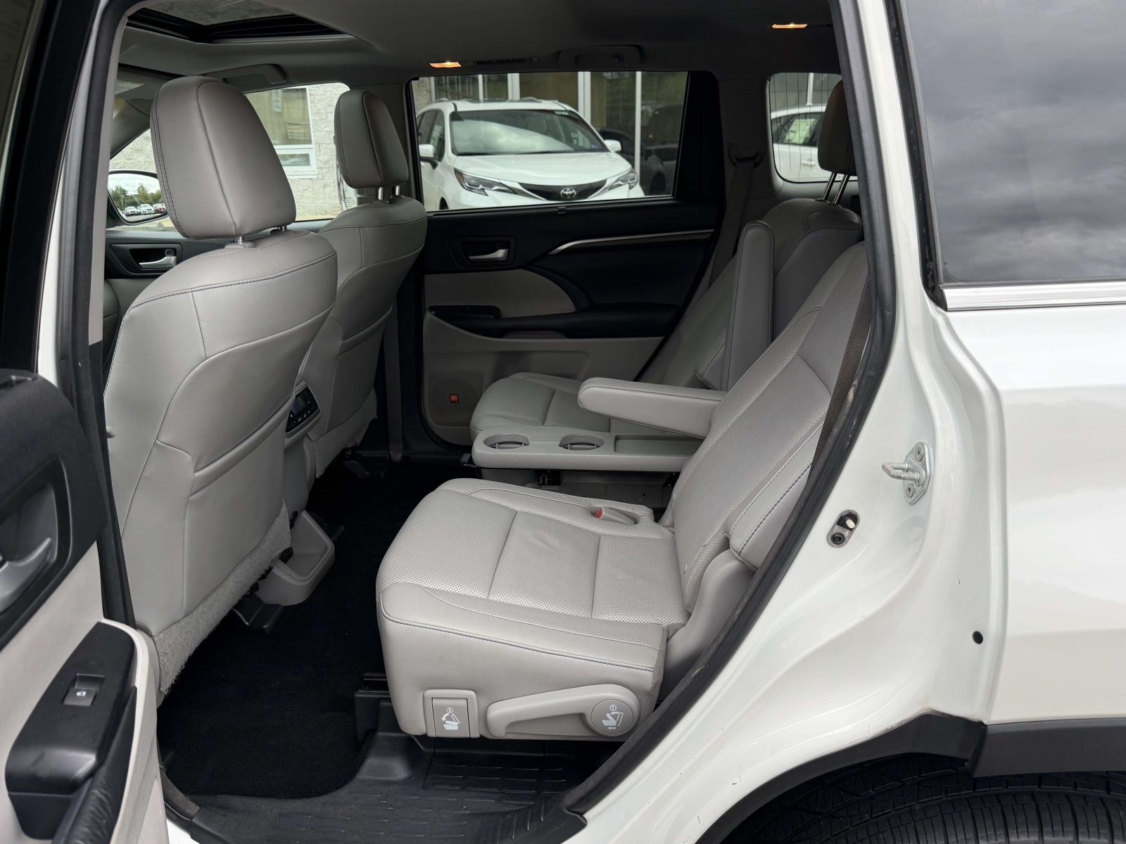 Used 2016 Toyota Highlander SUV