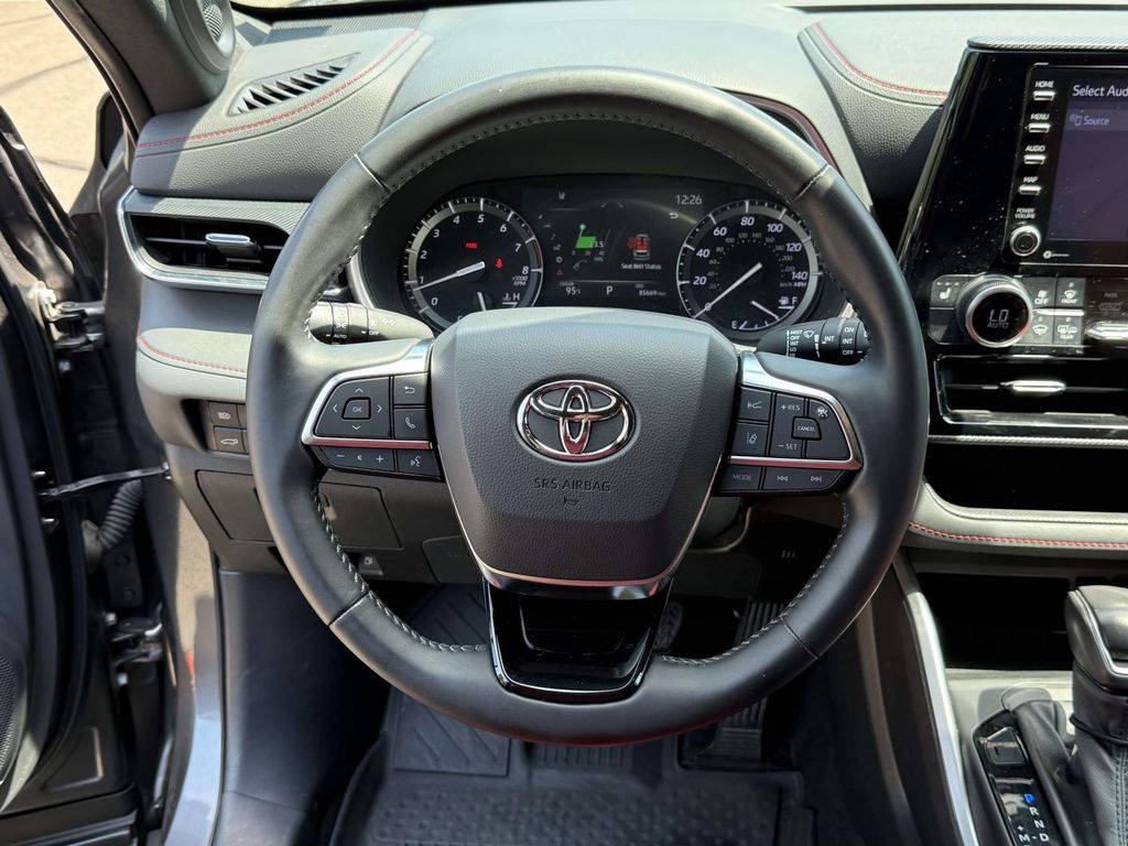 Used 2021 Toyota Highlander SUV