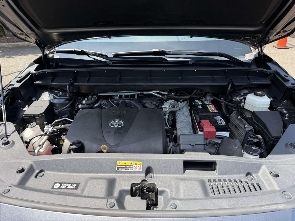 Used 2021 Toyota Highlander SUV