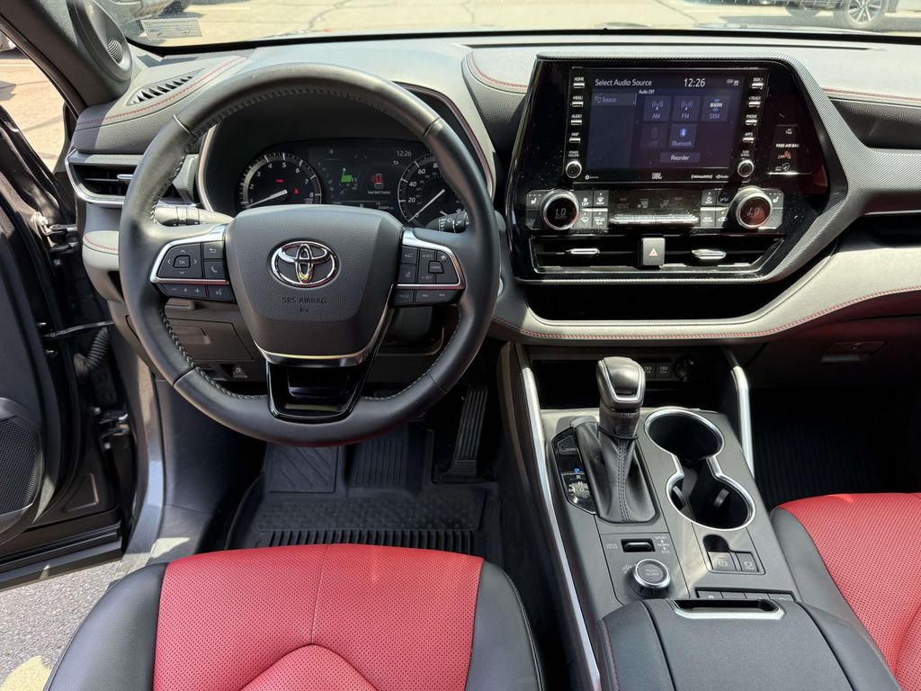 Used 2021 Toyota Highlander SUV