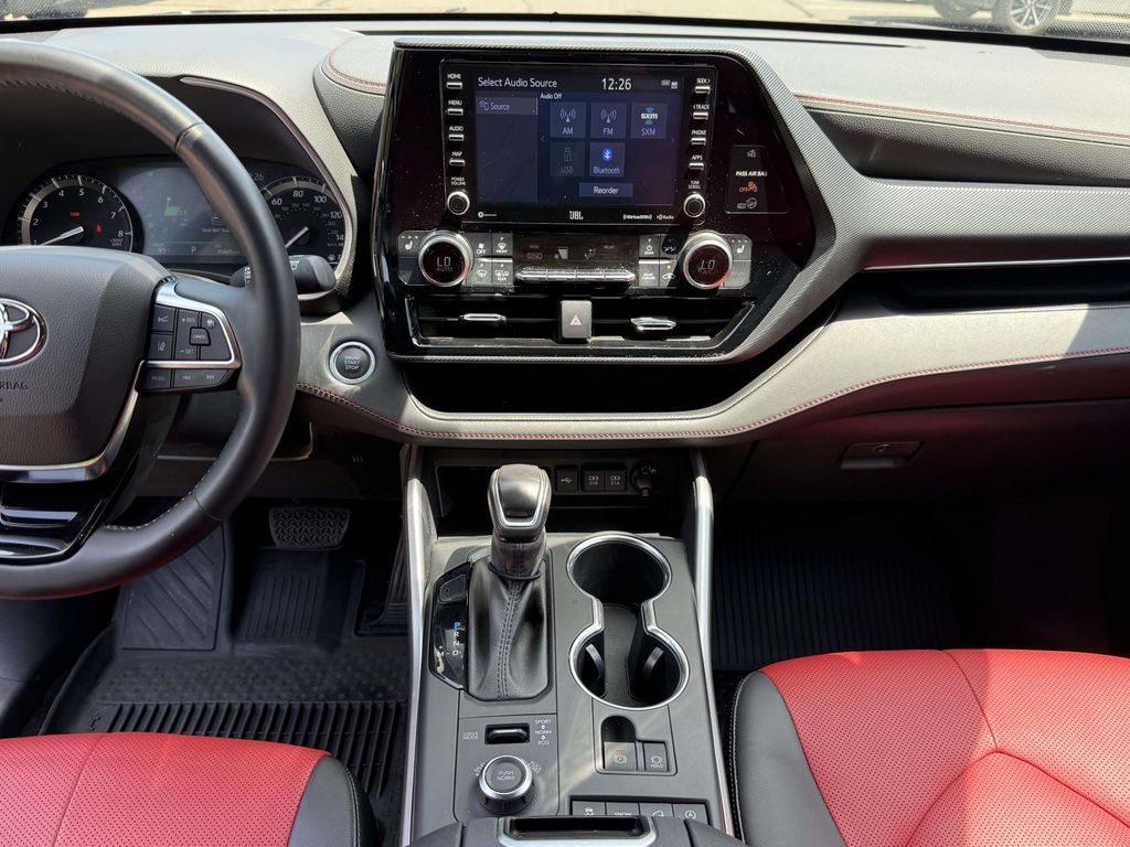 Used 2021 Toyota Highlander SUV