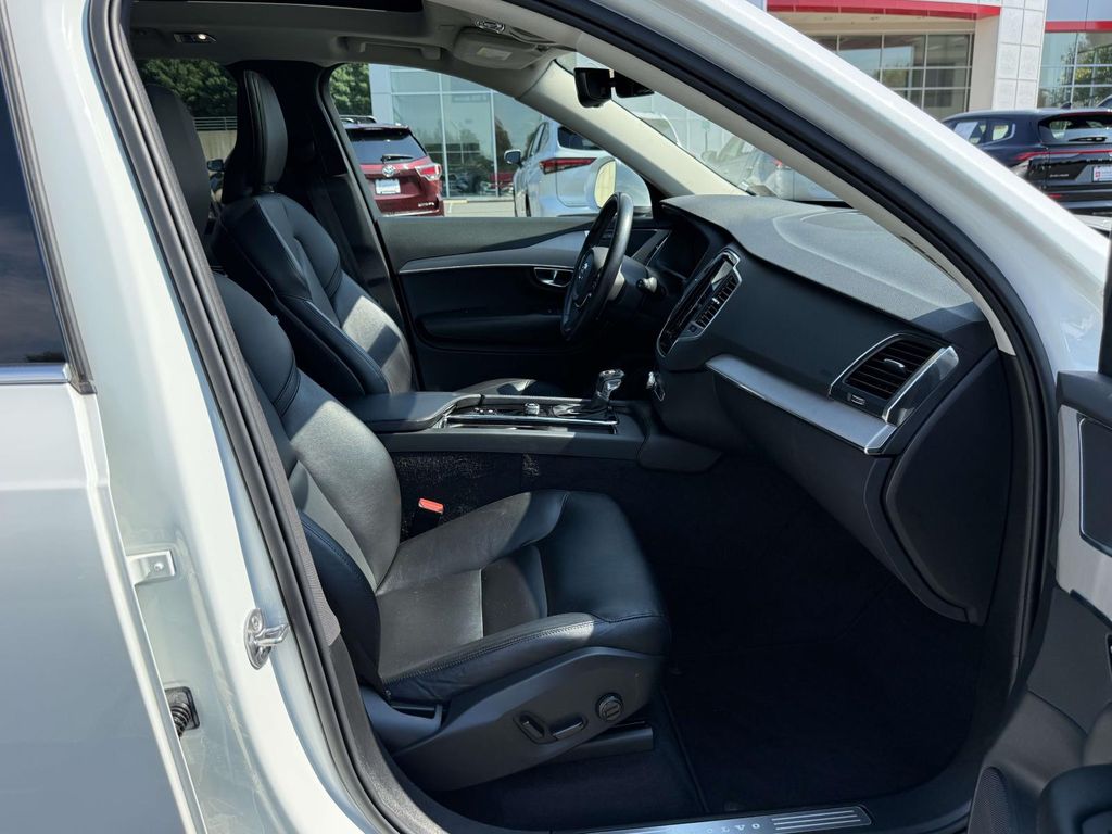 Used 2022 Volvo XC90 T5 7seat SUV