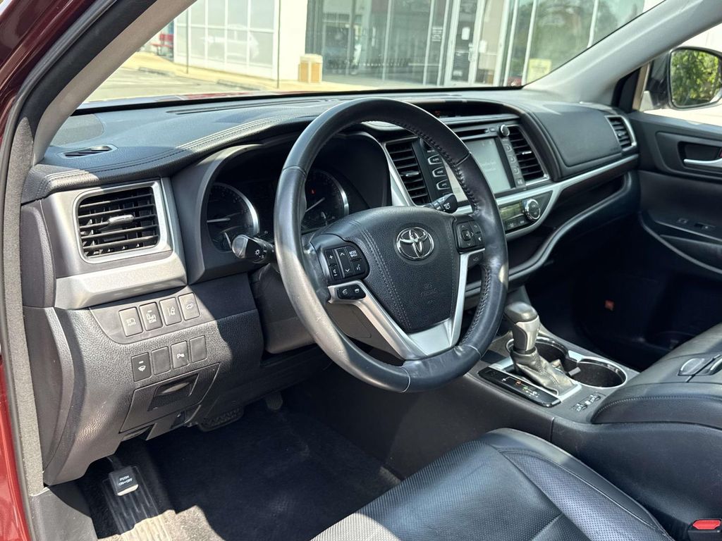 Used 2015 Toyota Highlander Limited with VIN 5TDDKRFHXFS148451 for sale in Warrenton, VA