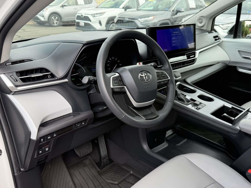 Used 2025 Toyota Sienna Van