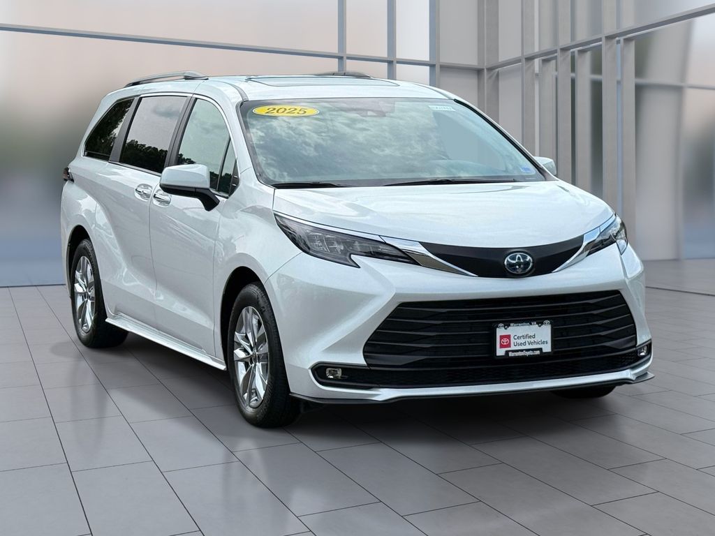 Used 2025 Toyota Sienna Van