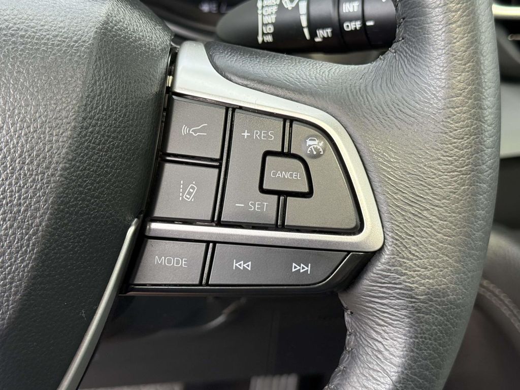 Used 2025 Toyota Sienna Van