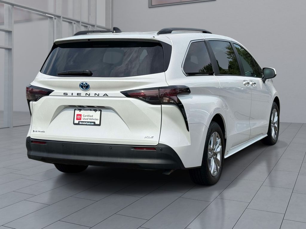 Used 2025 Toyota Sienna Van