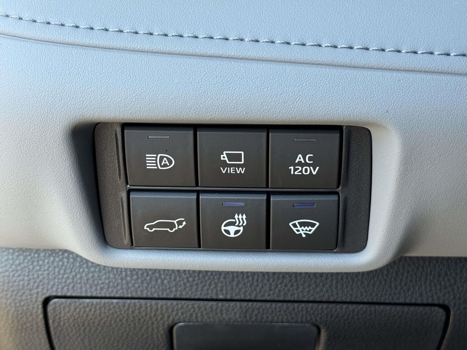 Used 2022 Toyota Highlander Hybrid SUV