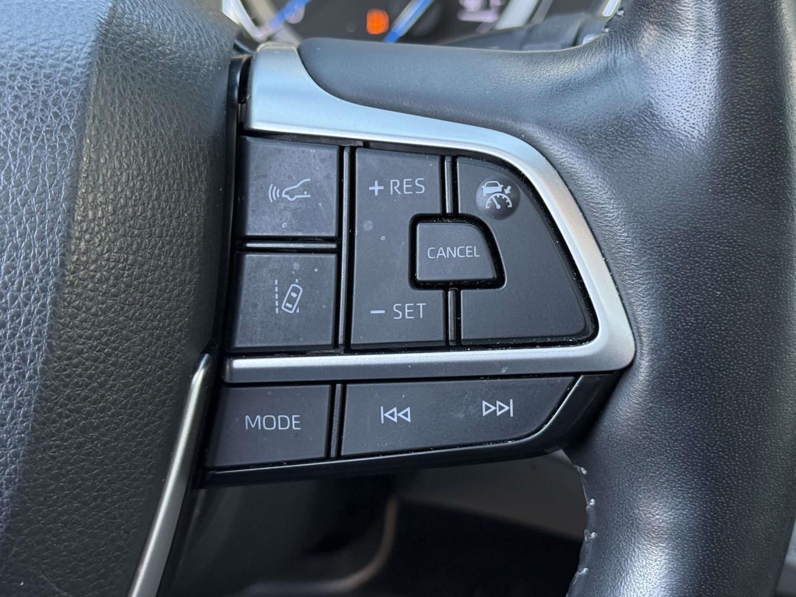 Used 2022 Toyota Highlander Hybrid SUV