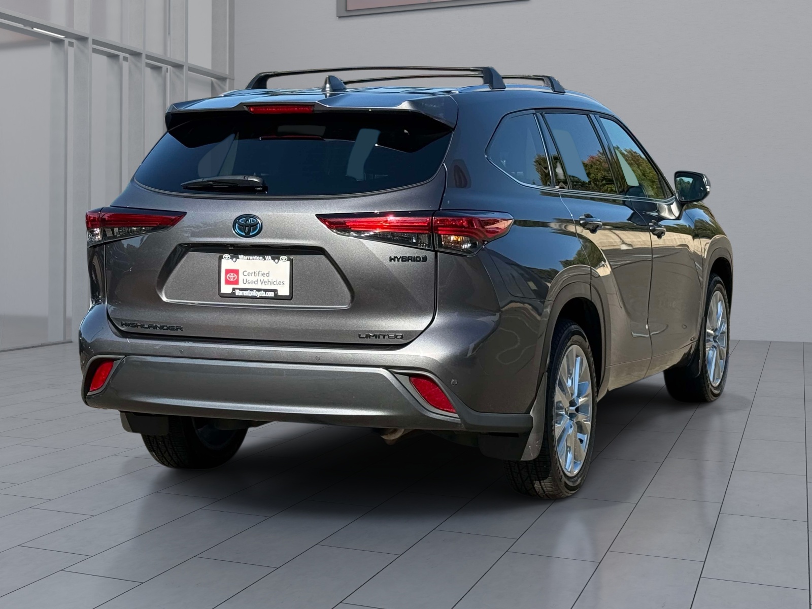 Used 2022 Toyota Highlander Hybrid SUV