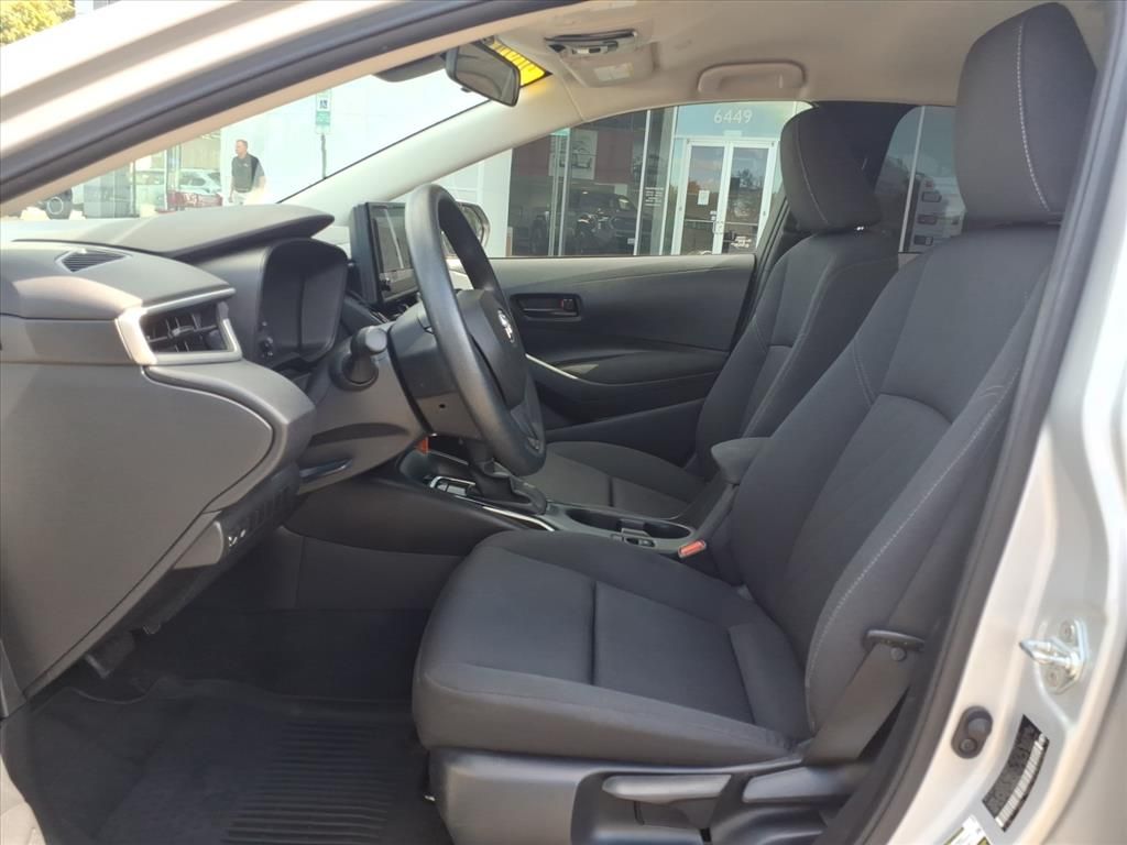 2024 Toyota Corolla LE photo 2