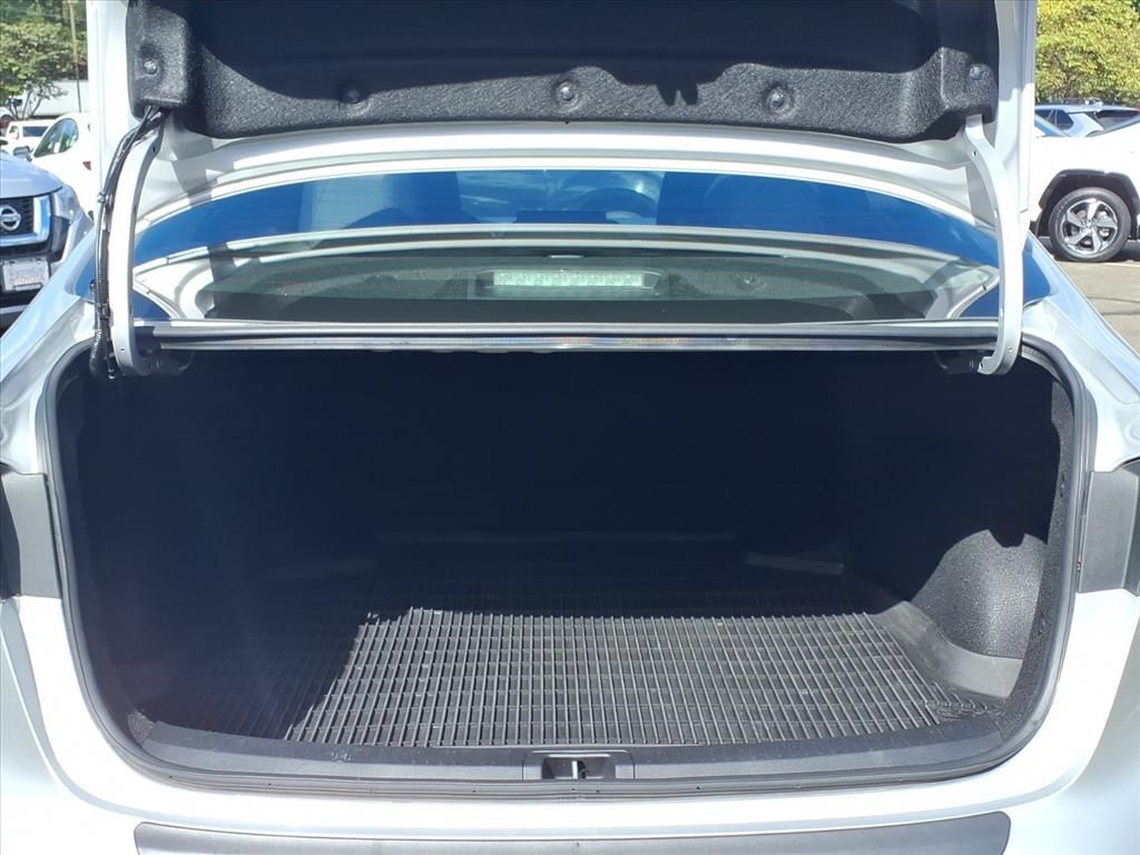 2024 Toyota Corolla LE photo 5