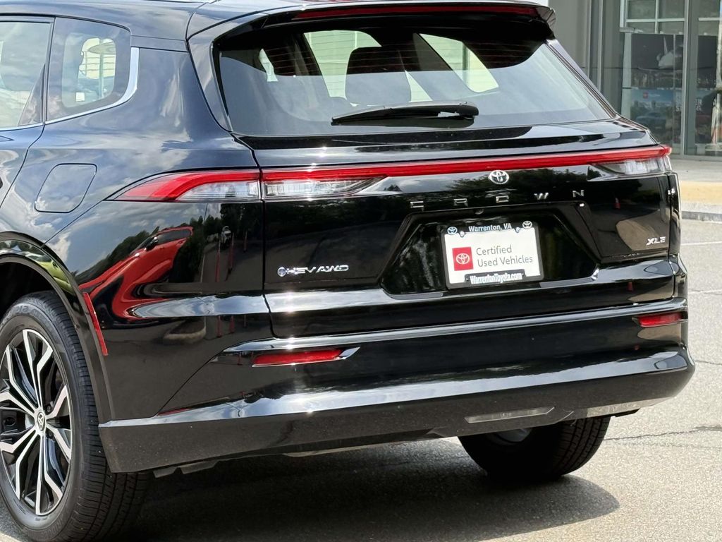 Used 2025 Toyota Crown Signia SUV