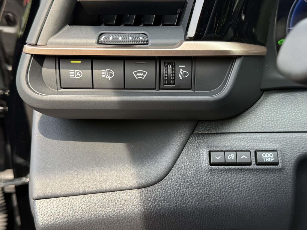 Used 2025 Toyota Crown Signia SUV