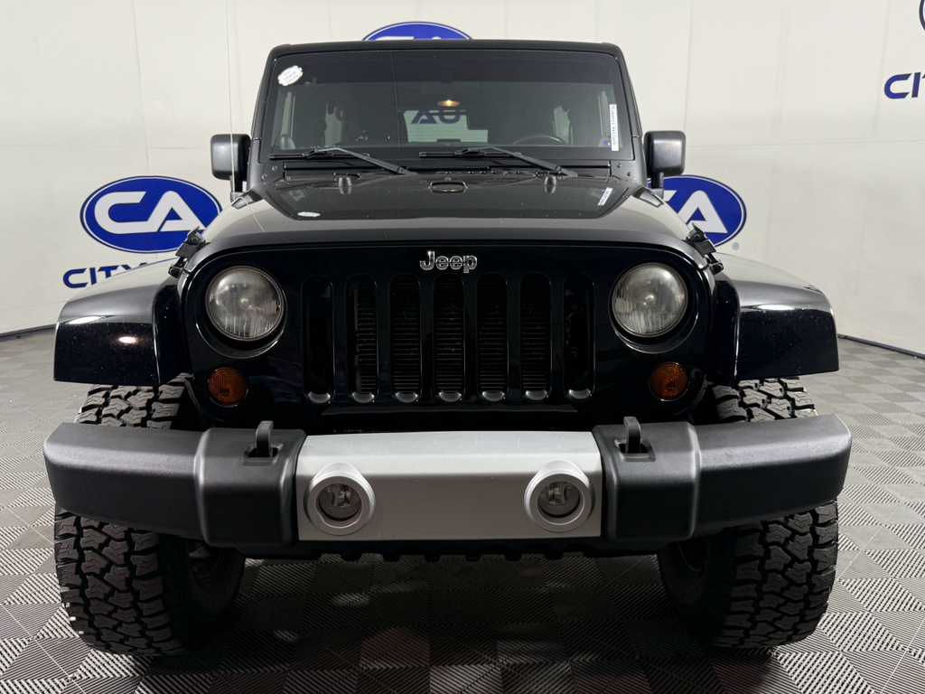 2012 Jeep Wrangler Sahara photo 2