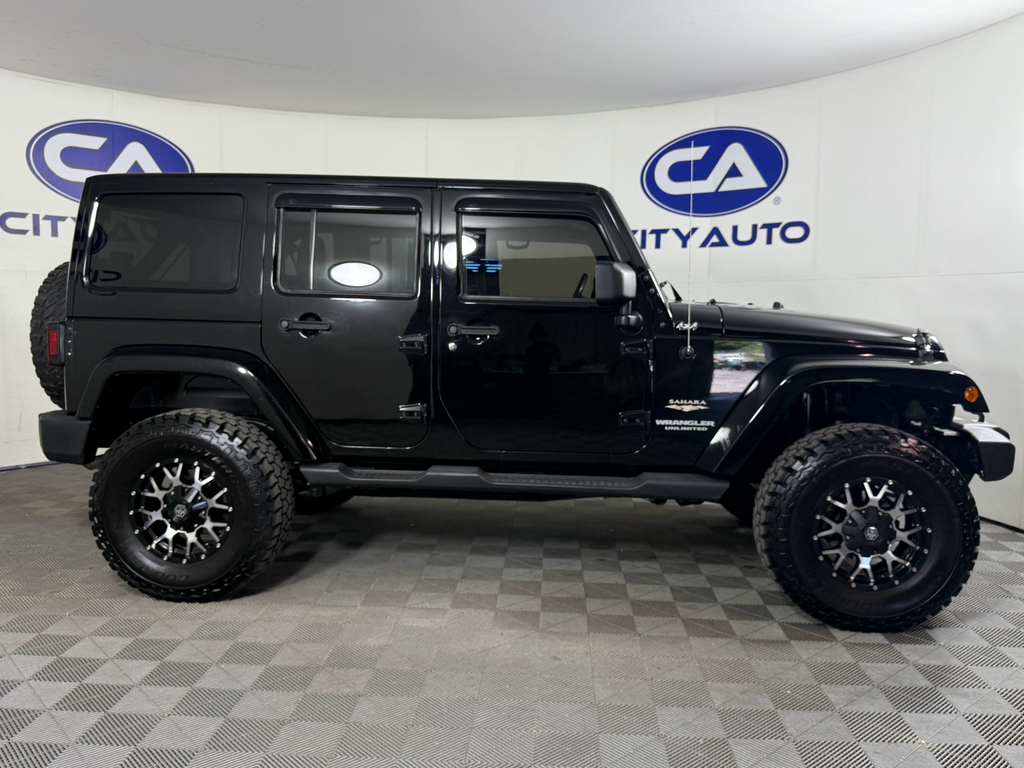 2012 Jeep Wrangler Sahara photo 3