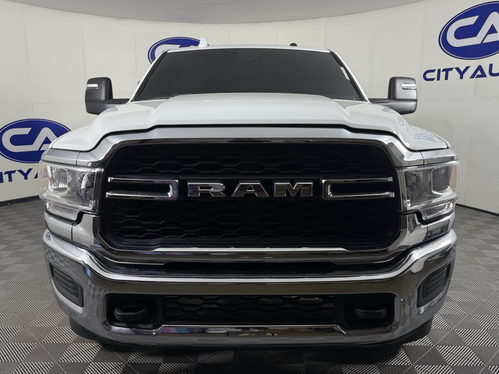 2023 Ram 3500 Tradesman photo 2