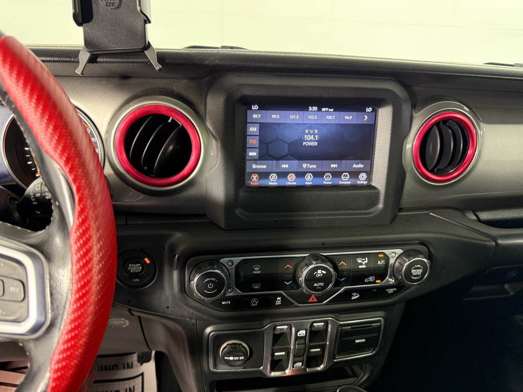2018 Jeep Wrangler Unlimited Sahara photo 22
