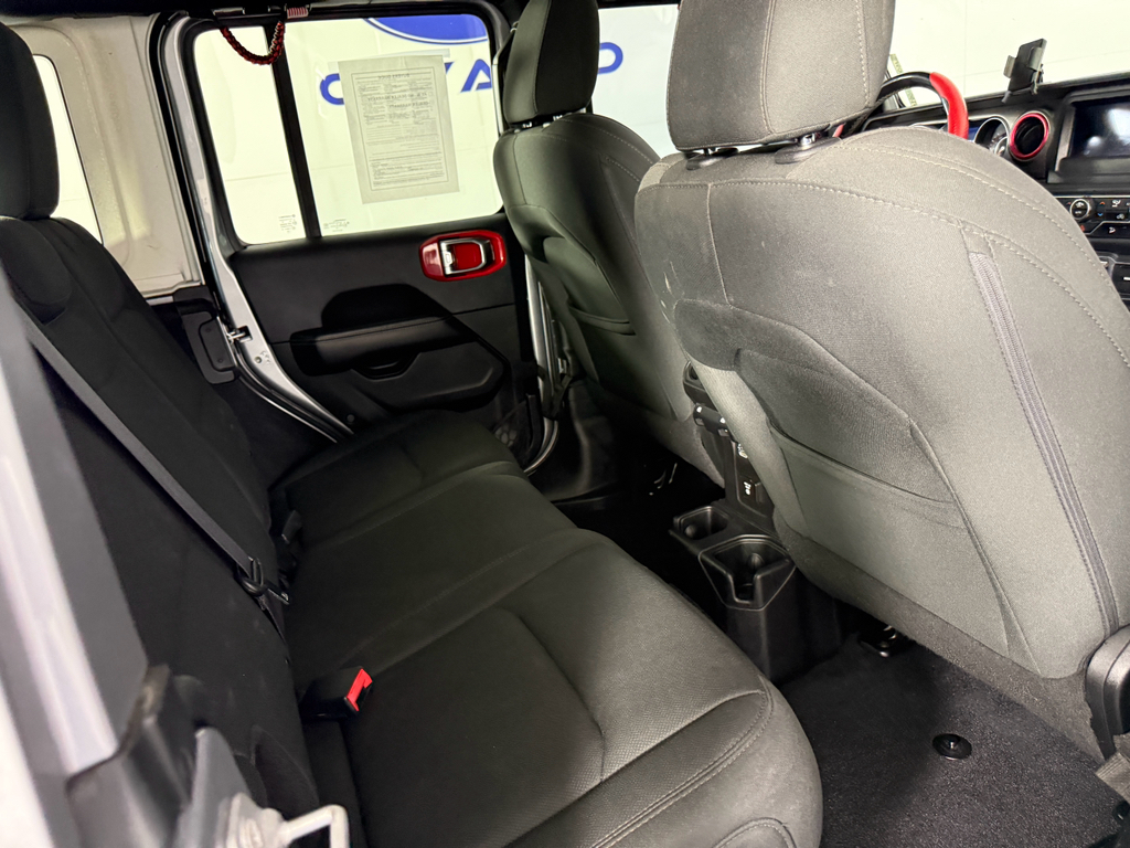 2018 Jeep Wrangler Unlimited Sahara photo 13