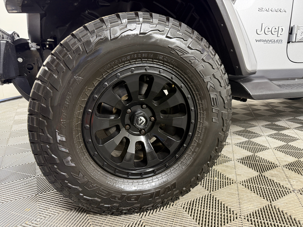 2018 Jeep Wrangler Unlimited Sahara photo 4
