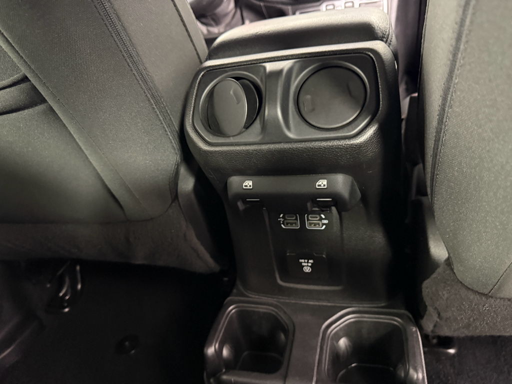 2018 Jeep Wrangler Unlimited Sahara photo 14